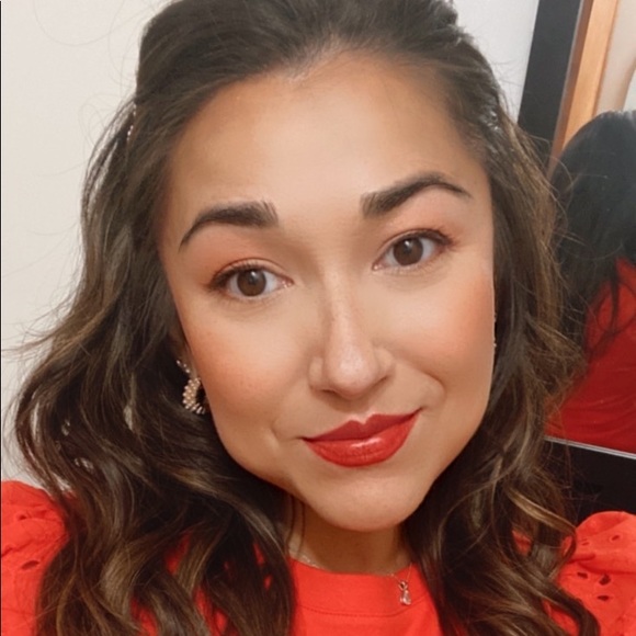 Meet your Posher, Dena - Picture 2 of 2